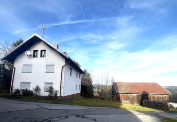 Ehem. Hofstelle mit 79.613 m² Grund (Wiesen/Wald) nähe Innerzell