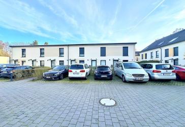 Modernes Reihenmittelhaus mit Garten und Stellplatz in familienfreundlicher Umgebung