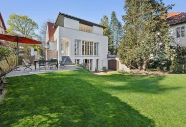 Familienvilla mit Wellness, Garten & Top-Ausstattung in Bestlage Wannsee