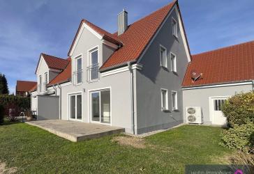 'Garten? Check. Platz? Check. Traumhaus? Doppel-Check!' DHH in Steingriff