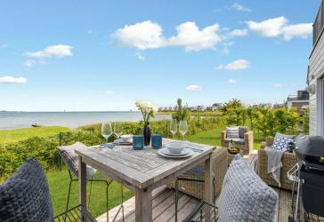 Erdgeschoss-Ferienwohnung direkt an der Schlei im Ostsee-Resort Olpenitz