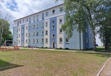 So macht wohnen Spaß: Großzügige 2-Zimmer-Dachgeschoss-Wohnung mit großem Balkon