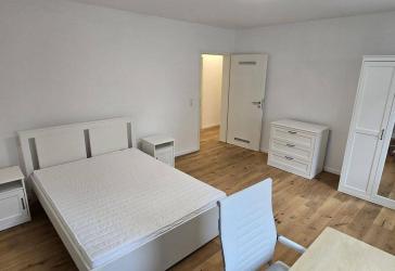 NEU : 1-Zimmer in Wohngemeinschaft (WG), EBK + Vollmöbliert NEU + Nebenkosten inkl. Strom + Internet