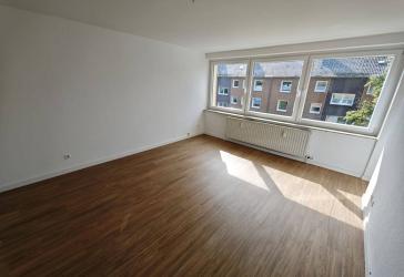 **sanierte 3-Zimmer-Wohnung mit Balkon**