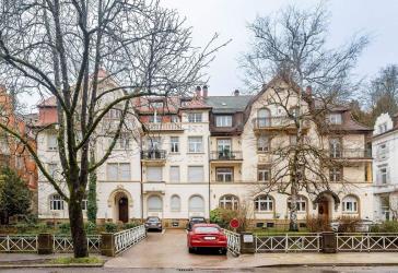 Großzügige Maisonette im Herzen von Baden-Baden mit Kamin, Lift und Stellplatz