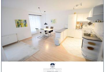 Strand-& zentrumsnahe Maisonette-Wohnung mit Loggia