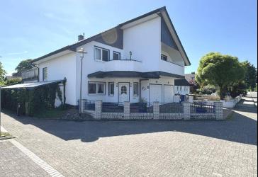 Attraktives Einfamilienhaus Bj. 1999, topzentrale, ruhige Ortslage!