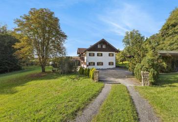 Wunderschöne Alleinlage mit Traumgrundstück!