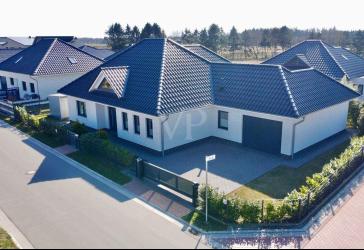 Hochwertiges Wohnen am See - Junger, moderner Bungalow mit Ausbaureserve am See in Herzlake