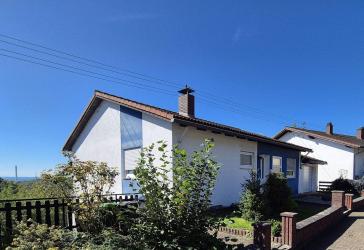 Ruhig gelegenes Ein-/Zweifamilienhaus in Frankenholz