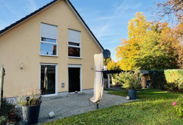 Einfamilienhaus mit gepflegtem Garten im Herzen Neuenhagens!