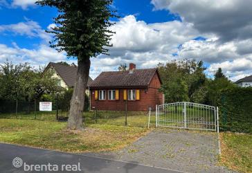 Vollerschlossenes Baugrundstück mit Wochenendhaus