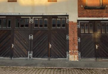 Kleine Halle , Werkstatt , große Garage 100m² mit Bühne und Lager