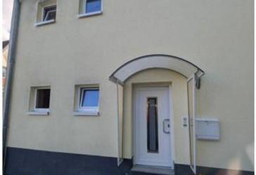 Gepflegte Doppelhaushälfte mit Terrasse, Garage und Stellplatz