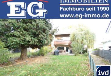 Terrasse, Balkon und Garage: charmantes Reihenendhaus