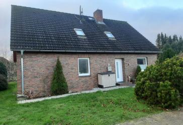 Solides 1-2 Familienhaus