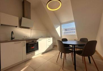 Helle und modern eingerichtete 2ZKB Wohnung zentrumsnah