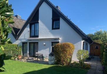 gepflegtes Zwillingshaus in zentraler Lage von Meckelfeld