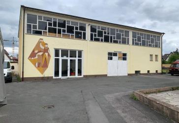 Gewerbeimmobilie mit Potenzial: Lagerhalle zu verkaufen