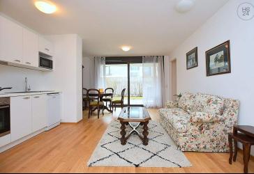Sonnige, voll möblierte Wohnung mit Terrasse in Stuttgart Dachswald