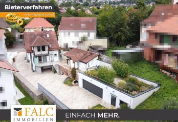 Exklusive Doppelhaushälfte mit Saunahaus und großer Garage