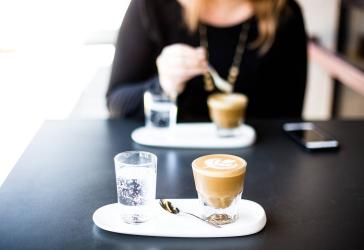 Sehr schönes Café/Bar/Döner in der Innenstadt zu vermieten!