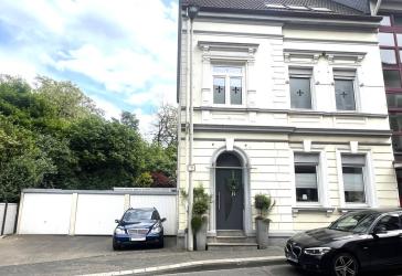 ++ GEPFLEGTES MEHRGENERATIONENHAUS ++