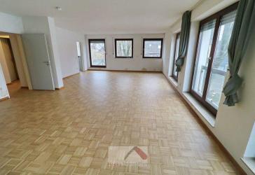 Citylage: große, attraktive 2,5-Zimmer-Wohnung in RE