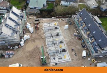 Neubau: Wohnanlage mit drei Reihenhauszeilen und insgesamt 14 Wohneinheiten in Trittau