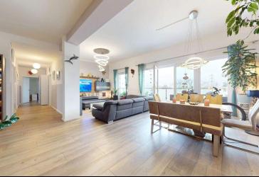 Großzügige 4-Zimmer-Penthousewohnung mit Lift und Terrasse