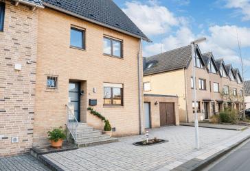 Ideal für Familien & Selbstständige - großzügiges Reiheneckhaus mit Garten und Büroflächen