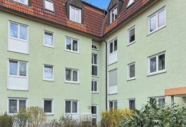 Schöne 1,5-Zimmer-Dachgeschosswohnung inklusive Tiefgaragenstellplatz und Blick über Coswig