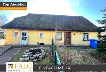 Charmantes Reetdach-Doppelhaus mit großem Garten und viel Potenzial