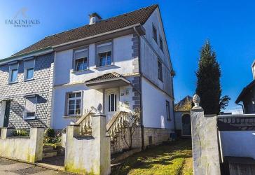 Ideal für Familien - Doppelhaushälfte mit weitläufigem Garten und großflächiger Sonnenterrasse