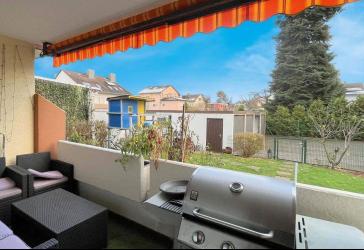 Wohnen wie im Haus. Trennbare Maisonette-Wohnung mit Balkon, Garten und Garage.
