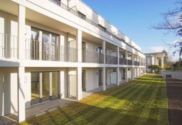 !! Sommerangebot !! Barrierefreie 2-Raum EG-Wohnung mit Einbauküche, Südterrasse und tollem Bad