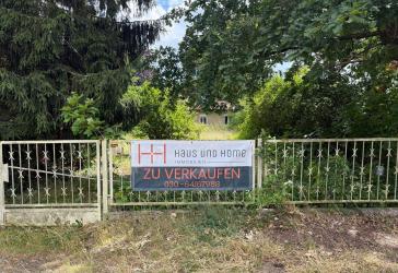 Großzügiges Baugrundstück mit Möglichkeit zur Bebauung mit zwei Einfamilienhäusern