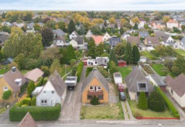 Doppelte Mieteinnahmen – Ensemble mit Einfamilienhaus und Bungalow im beliebten Tungendorf