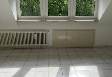 Singlewohnung, hell, gut geschnitten mit Küche