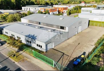 Lagerhalle & Produktionshalle | an der A2 | ebenerdige Tore | Duschen & Umkleiden