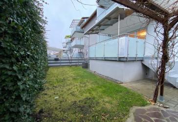 4,5-Zimmer Erdgeschosswohnung mit Garten & Garage * 122 qm * inkl. EBK * Bj. 2013 * Gebäude A+