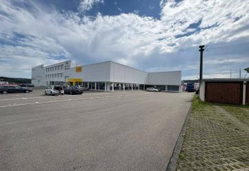 ABEX-Fläche mit Lager, Ausstellung und Außenlager - direkt an der B 27