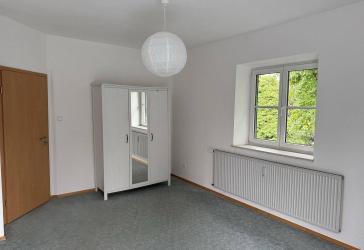 2 Zimmer-Wohnung mit Wintergarten ideal für WG/Pärchen, verkehrsgünstig