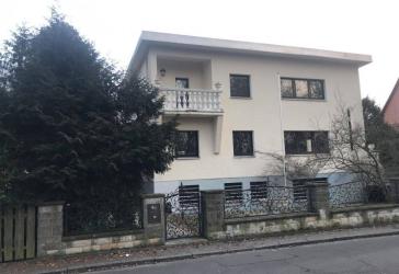 Repräsentatives Mehrfamilien-Villenhaus mit zusätzlichem Wohnraumpotenzial - Wohnen und Gewerbe in ruhiger Waldlage von Berlin-Grunewald / Westend