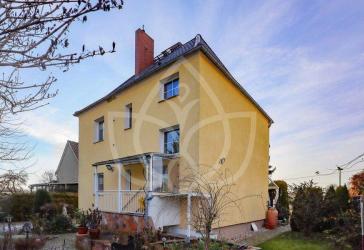 EFH auf ca. 2.298 m² Grundstück mit Pool und Nebengebäuden in Mahlow!