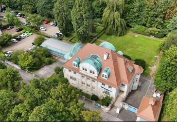 PROVISIONSFREI: Moderne & repräsentative Büroflächen in der 'Alfred Ley-Villa' samt eigener Parkanlage