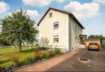 Leerstehendes Zweifamilienhaus - Wohnen und Vermieten unter einem Dach möglich