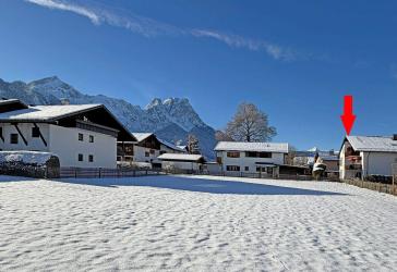 2 Zimmer-Dachgeschosswohnung in ruhiger Lage mit tollem unverbaubaren Bergblick!