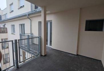 Bezugsfreie 3 Zi. WE., saniert, mit Balkon