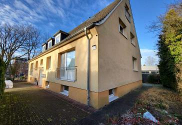 Lukratives Mehrfamilienhaus mit 4 gepflegten Eigentumswohnungen & 4 Garagen voll vermietet